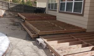 Photo of a outdoor deck build. 